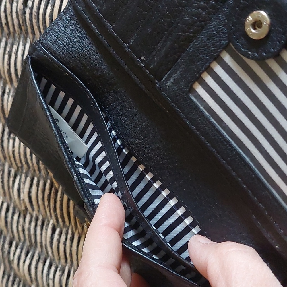 Kate Spade Leather Wallet *Final Price* - Picture 9 of 16